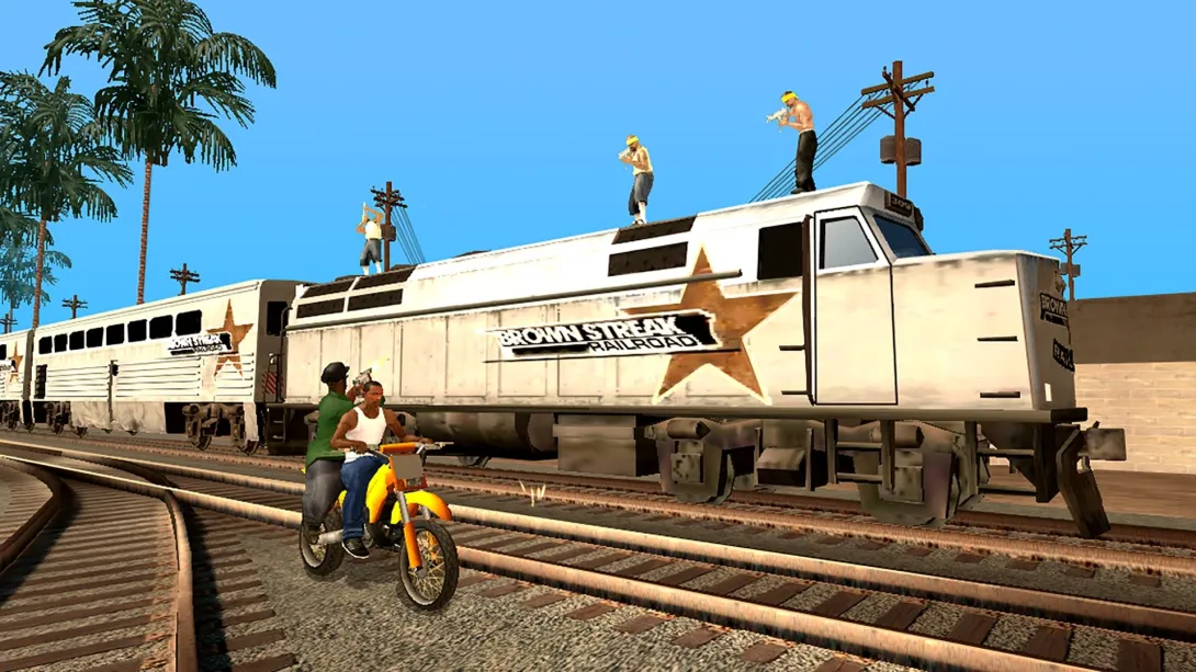 Mobil GTA San Andreas’ta CJ, çatısında düşmanlar olan bir trenin yanında motosiklet sürüyor