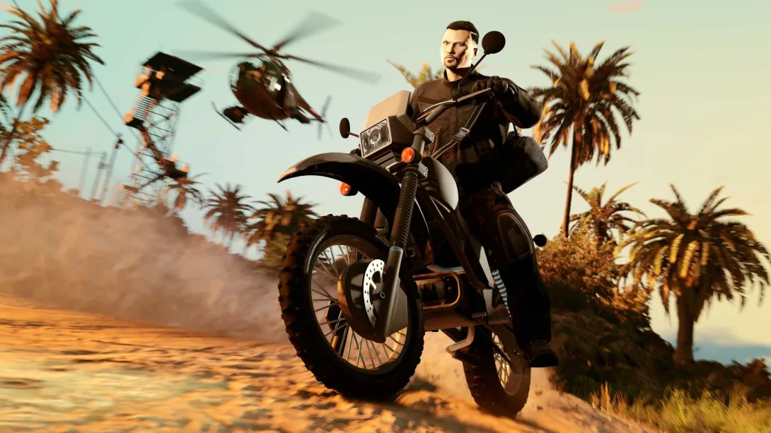 Мотоцикліст на ґрунтовій дорозі серед пальм, позаду гелікоптери — GTA Online