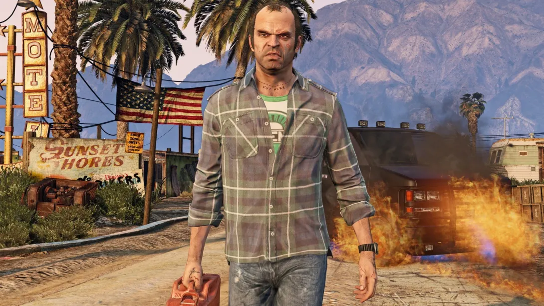 Trevor elinde bidonla Blaine çölündeki motelin yanında yanan arabadan uzaklaşıyor, GTA 5